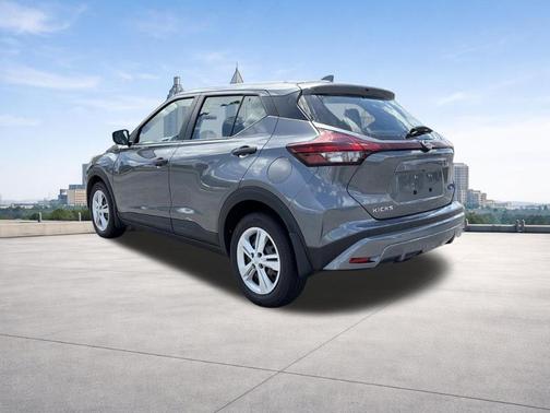 Gun Metallic 2024 Nissan Kicks S