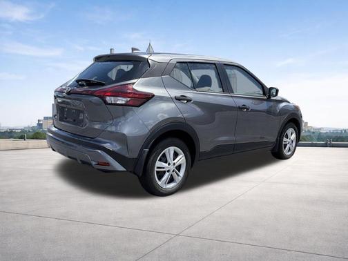 Gun Metallic 2024 Nissan Kicks S