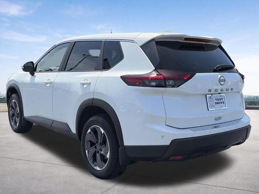 Pearl 2026 Nissan Rogue SV