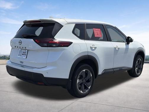 Pearl 2026 Nissan Rogue SV