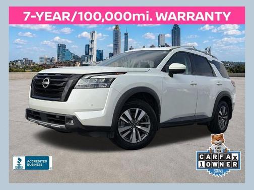 White 2023 Nissan Pathfinder SL