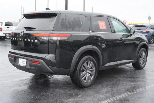 2024 Nissan Pathfinder S