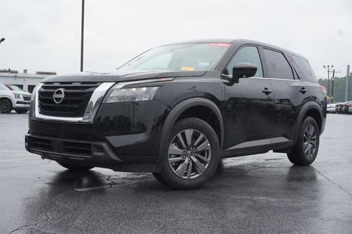 2024 Nissan Pathfinder S