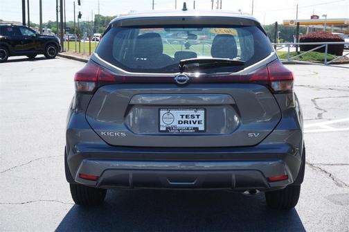 2023 Nissan Kicks SV