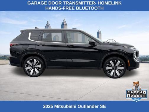 Black 2025 Mitsubishi Outlander SE