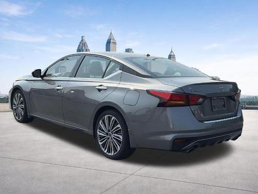 Gun Metallic 2023 Nissan Altima 2.5 SL