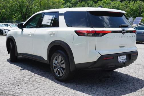 2025 Nissan Pathfinder S
