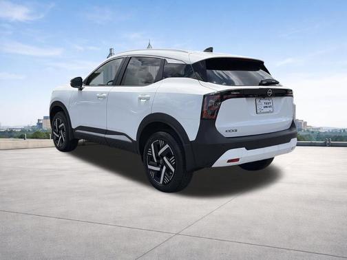 Fresh Powder 2026 Nissan Kicks SV
