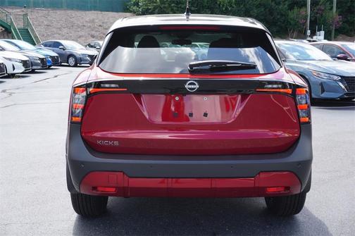 2025 Nissan Kicks SV