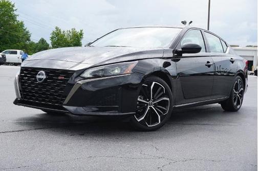 2025 Nissan Altima SR