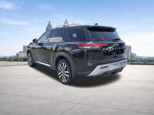 Black 2022 Nissan Pathfinder Platinum