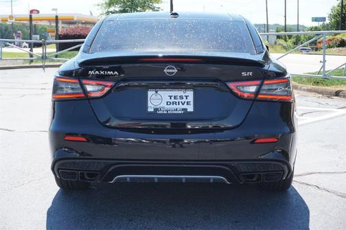 2023 Nissan Maxima SR