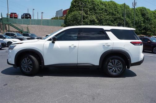 2025 Nissan Pathfinder S