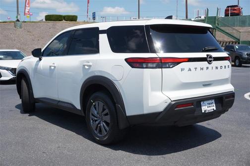 2025 Nissan Pathfinder S