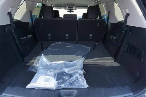 2025 Nissan Pathfinder S