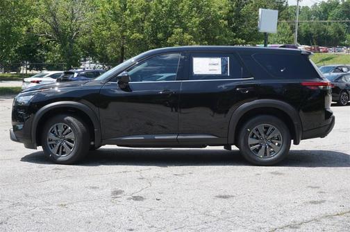 2025 Nissan Pathfinder S