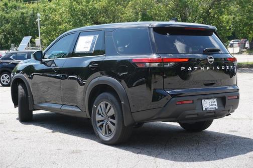 2025 Nissan Pathfinder S