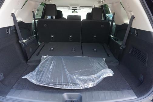 2025 Nissan Pathfinder S