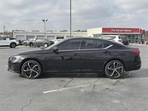 2025 Nissan Altima SR