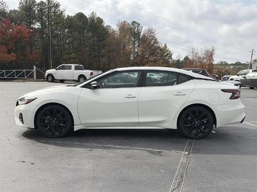 2023 Nissan Maxima SR