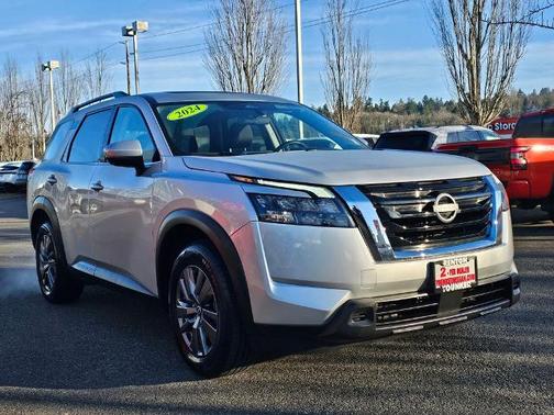 2024 Nissan Pathfinder SV