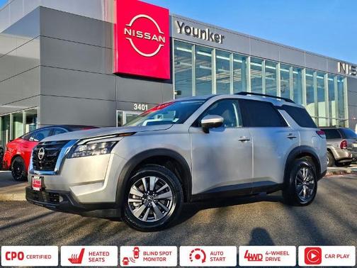 2024 Nissan Pathfinder SV