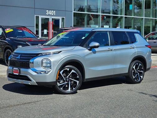 Silver Alloy 2022 Mitsubishi Outlander SE
