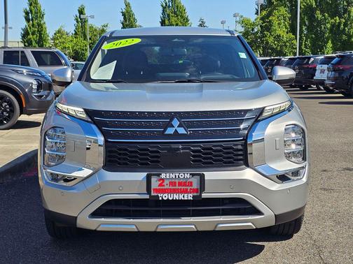 Silver Alloy 2022 Mitsubishi Outlander SE