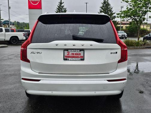 Crystal White Metallic 2023 Volvo XC90 B5 Core
