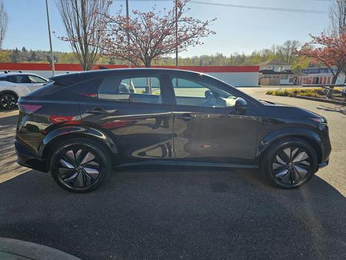 Black Diamond Pearl 2024 Nissan ARIYA EVOLVE+