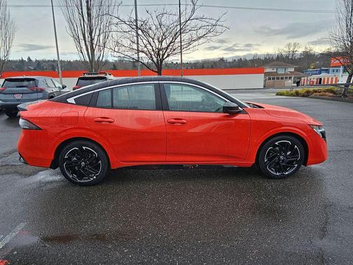 Energetic Ember/Super Black 2026 Nissan Sentra SR