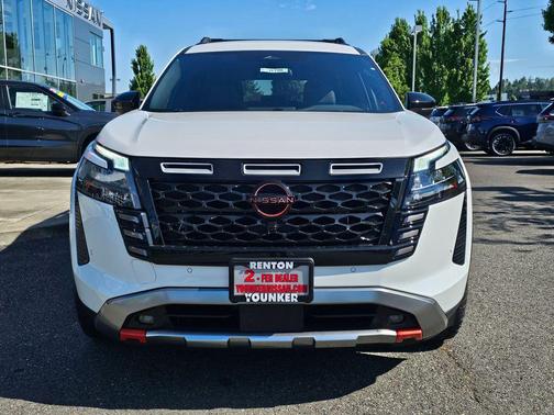 Everest White Pearl Tricoat 2026 Nissan Pathfinder Rock Creek