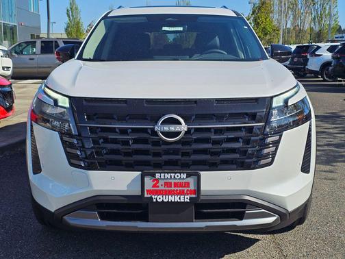 Everest White Pearl Tricoat 2026 Nissan Pathfinder SL