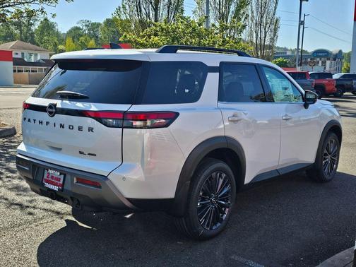 Everest White Pearl Tricoat 2026 Nissan Pathfinder SL