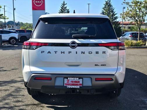 Everest White Pearl Tricoat 2026 Nissan Pathfinder SL