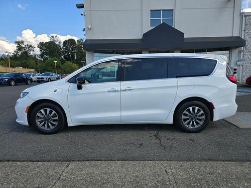Bright White Clearcoat 2024 Chrysler Pacifica Hybrid Select