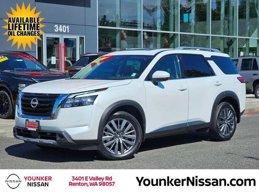 Everest White Pearl Tricoat 2025 Nissan Pathfinder SL 4WD