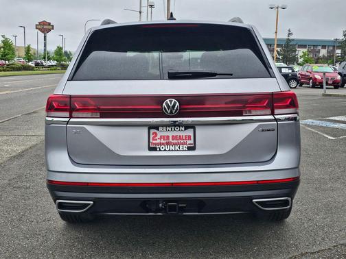 Silver Mist Metallic 2025 Volkswagen Atlas 2.0T SE w/Technology 4MOTION