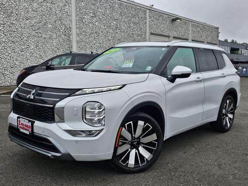 White 2025 Mitsubishi Outlander SEL 2.5 S-AWC