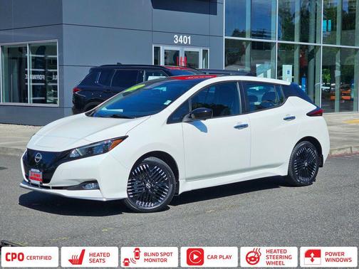 Super Black/Pearl White 2024 Nissan Leaf SV PLUS
