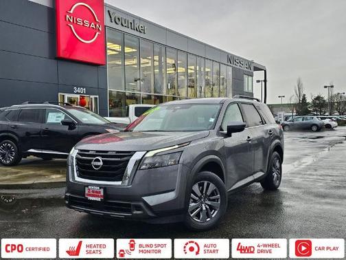 2025 Nissan Pathfinder SV