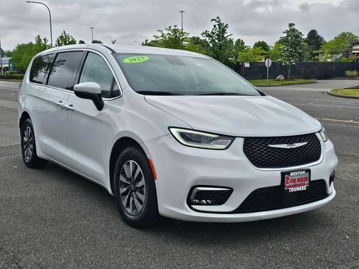 Bright White Clearcoat 2023 Chrysler Pacifica Hybrid Touring L