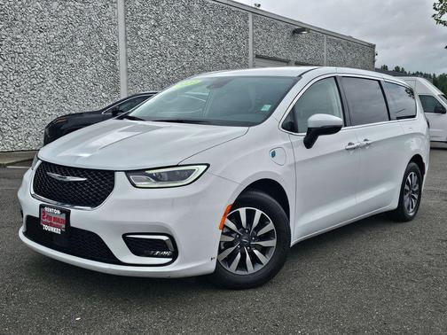 Bright White Clearcoat 2023 Chrysler Pacifica Hybrid Touring L