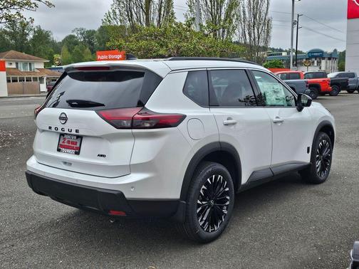 Everest White Pearl Tricoat 2026 Nissan Rogue Dark Armor