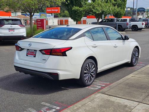 Pearl White Tricoat 2026 Nissan Altima 2.5 SV