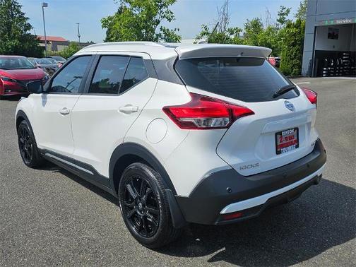 2020 Nissan Kicks SR