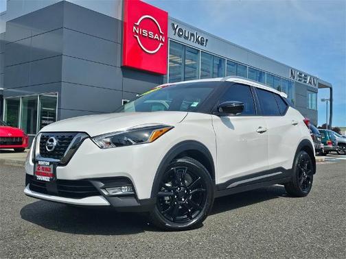 2020 Nissan Kicks SR
