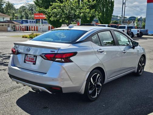 Brilliant Silver Metallic 2025 Nissan Versa 1.6 S