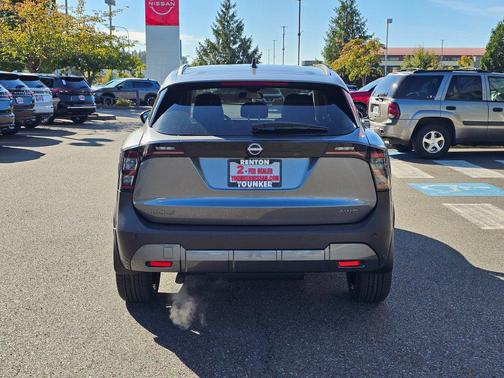 Gun Metallic 2027 Nissan Kicks SR
