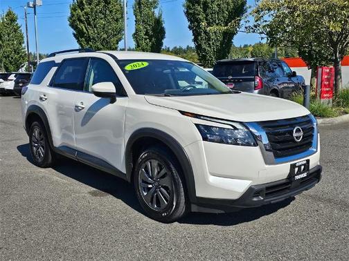 2024 Nissan Pathfinder SV